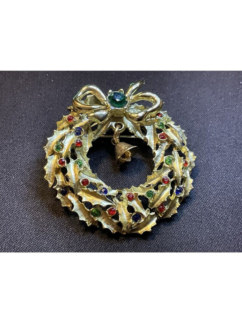 Gold Tone Rhinestone Vintage Wreath And Bell Brooch